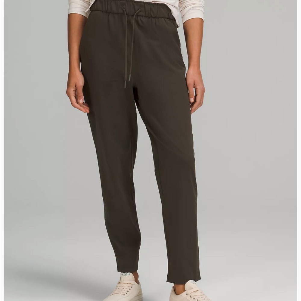Lululemon On the Fly 7/8 pants
